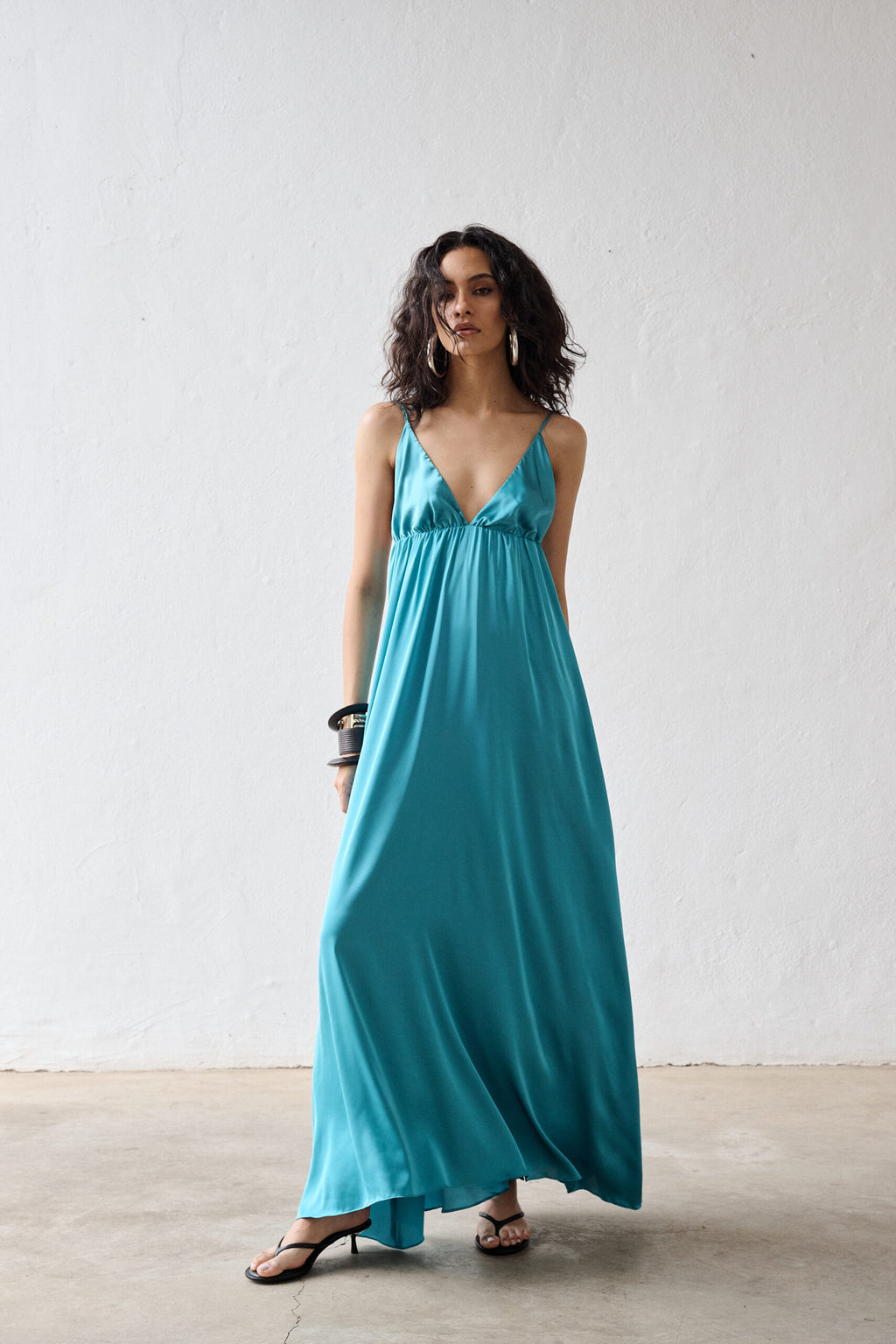 Vestido Longo Decote Em V Acetinado Mercedes - Turquesa