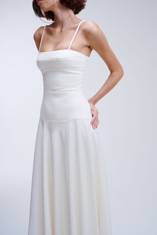 Vestido Longo Com Saia Acetinada e Alças Finas Amália - Off White