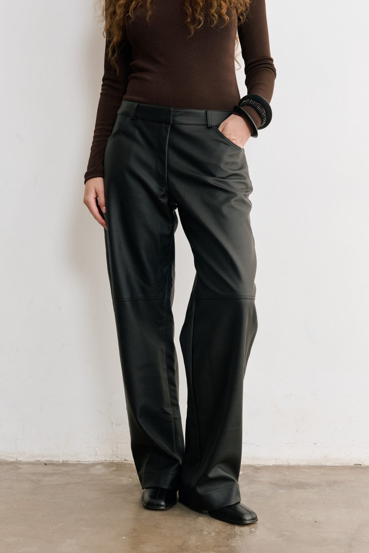 Calça de Courino Dominique - Preto