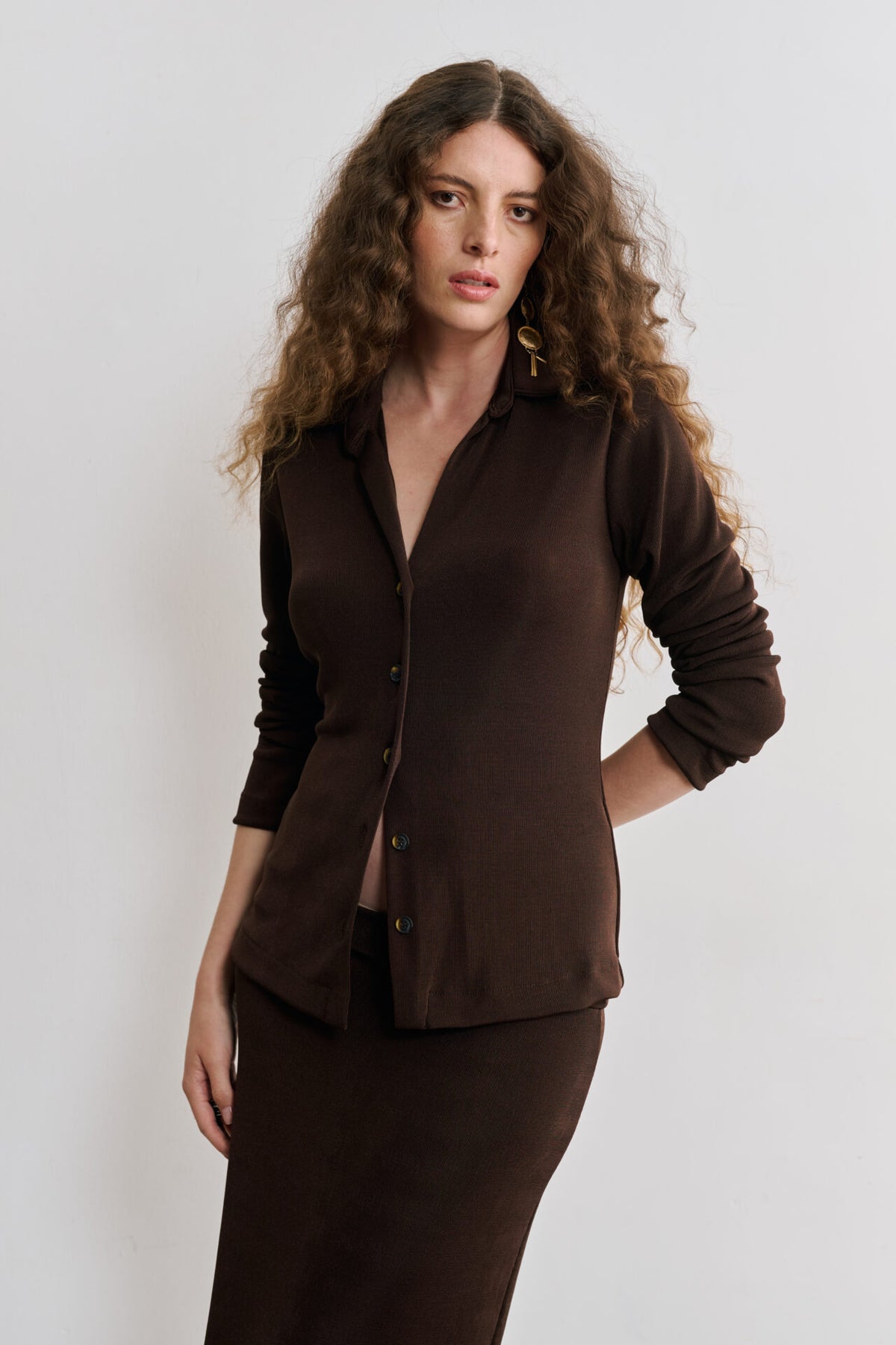 Camisa de Malha Cintilante Com Botões Tartaruga Aline - Marrom