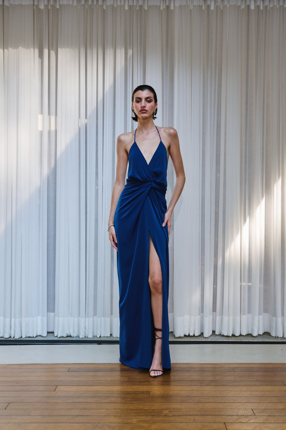 Vestido Drapeado Frente Única Com Fenda Pri – Azul Marinho