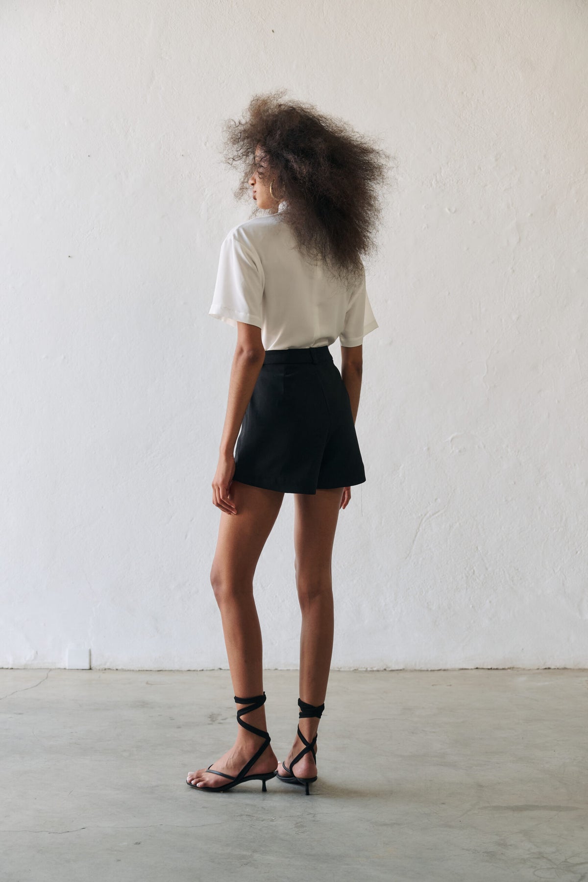 Short Alfaiataria Cintura Alta Sara - Preto