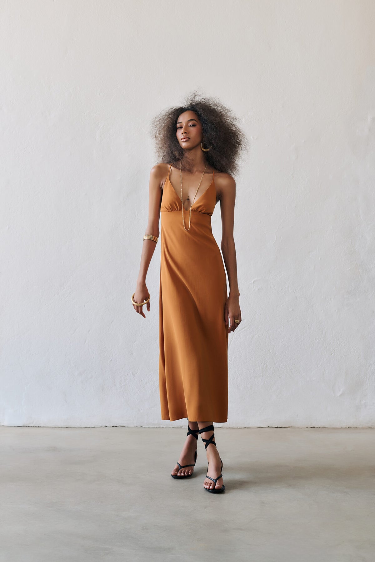 Vestido Midi Alças Finas Pauline - Terra