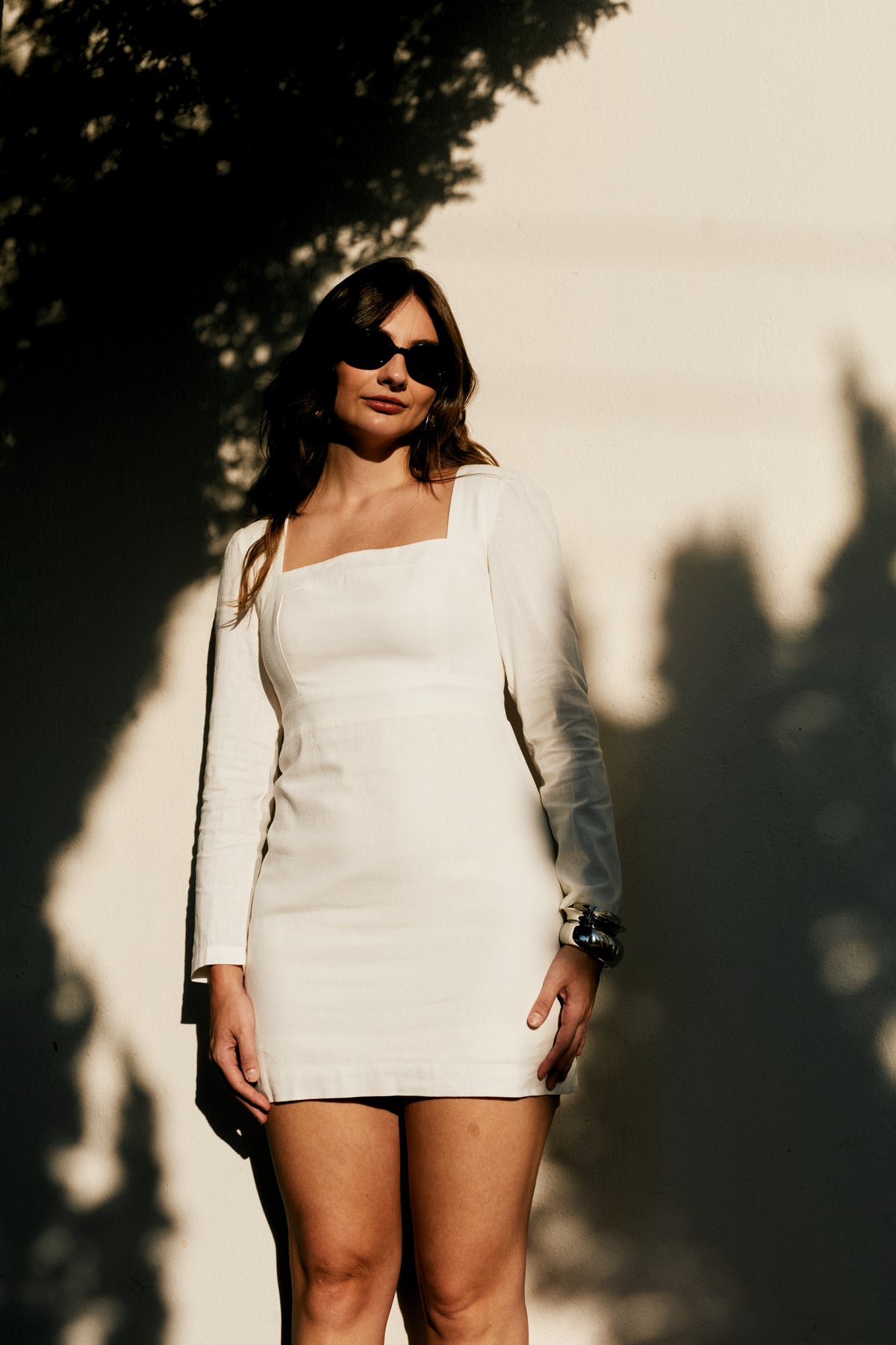 Vestido Curto De Linho Com Decote Quadrado E Manga Longa Silvia - Off White