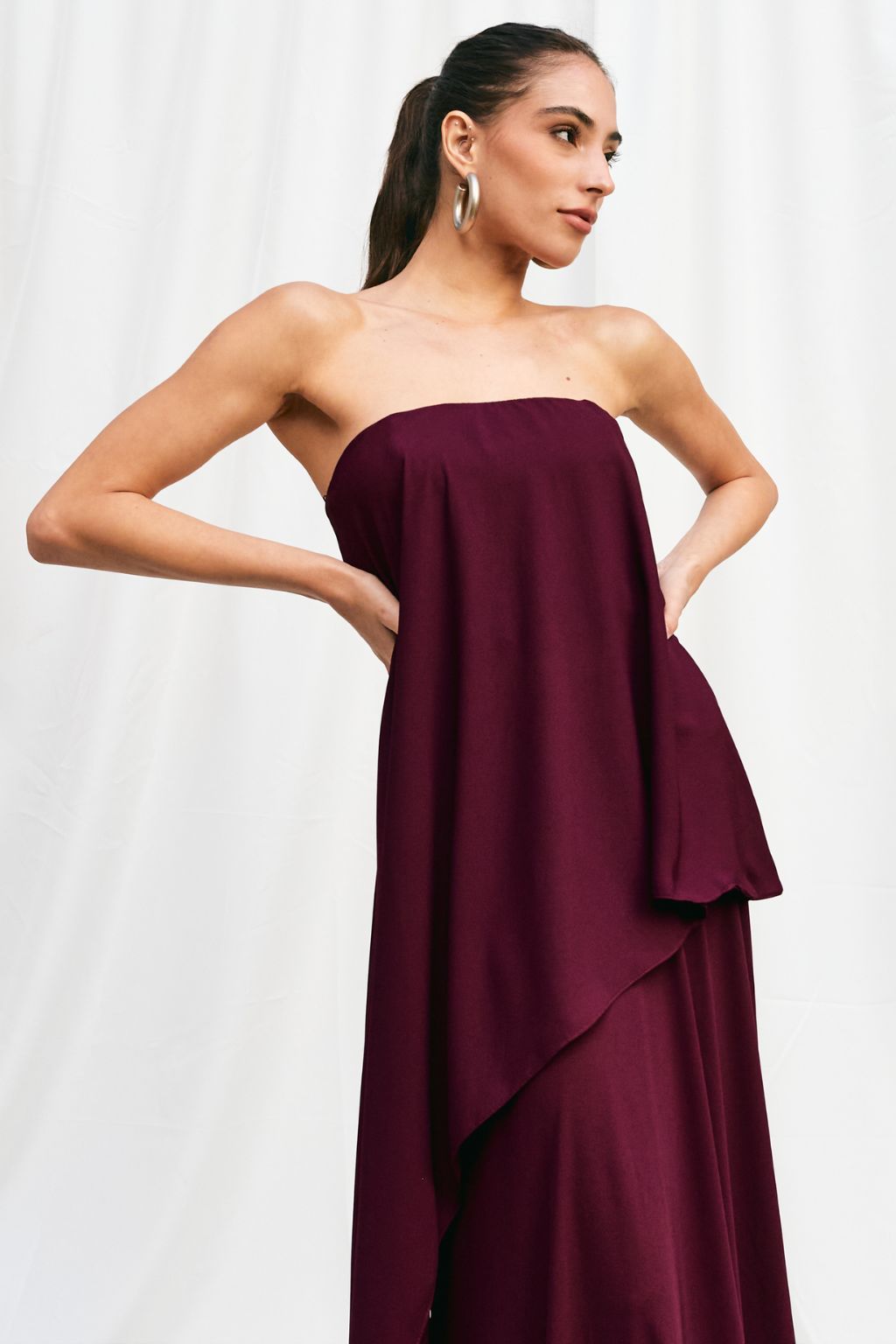 Conjunto Sem Alça Com Blusa Assimétrica e Saia Longa Siena – Uva