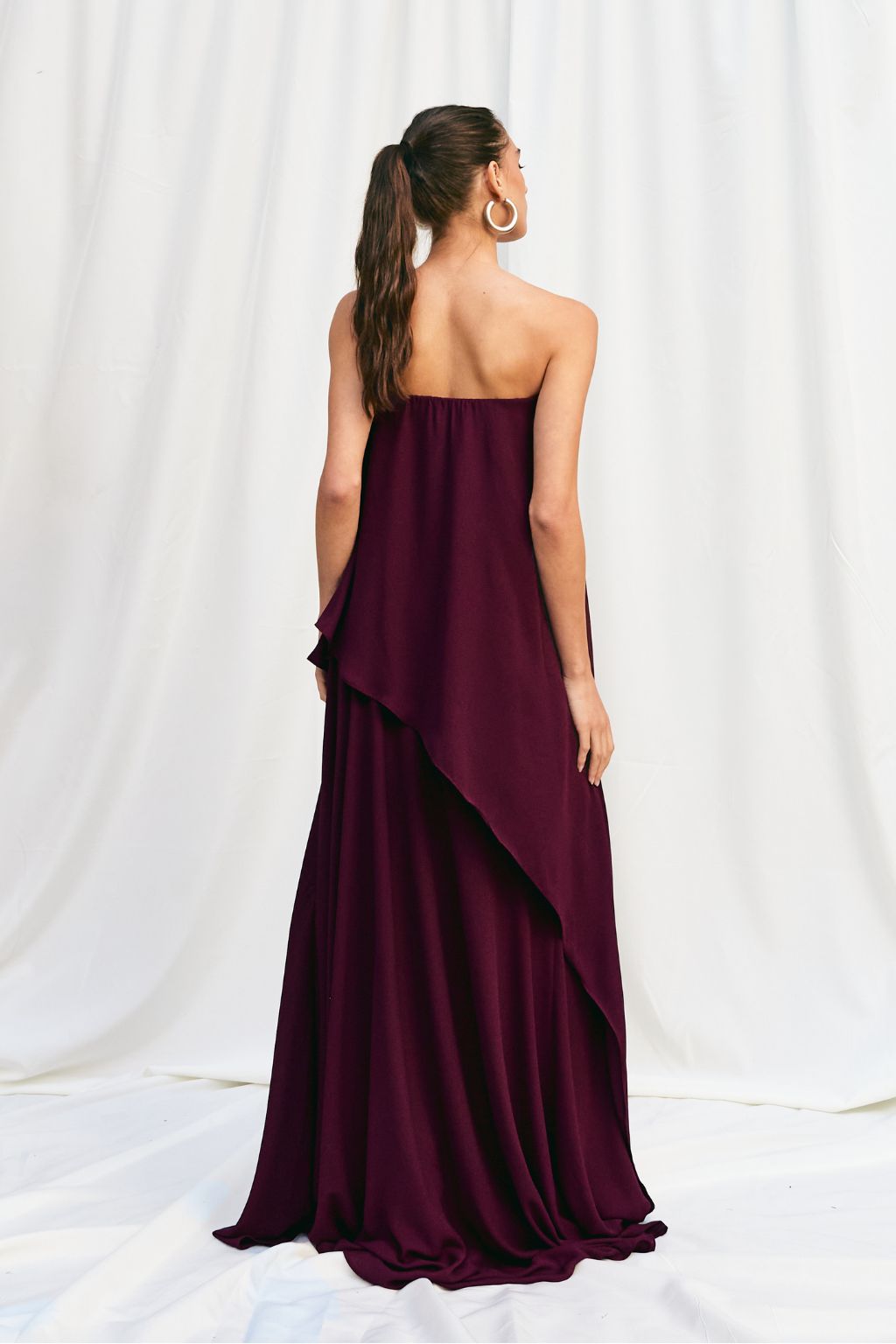 Conjunto Sem Alça Com Blusa Assimétrica e Saia Longa Siena – Uva
