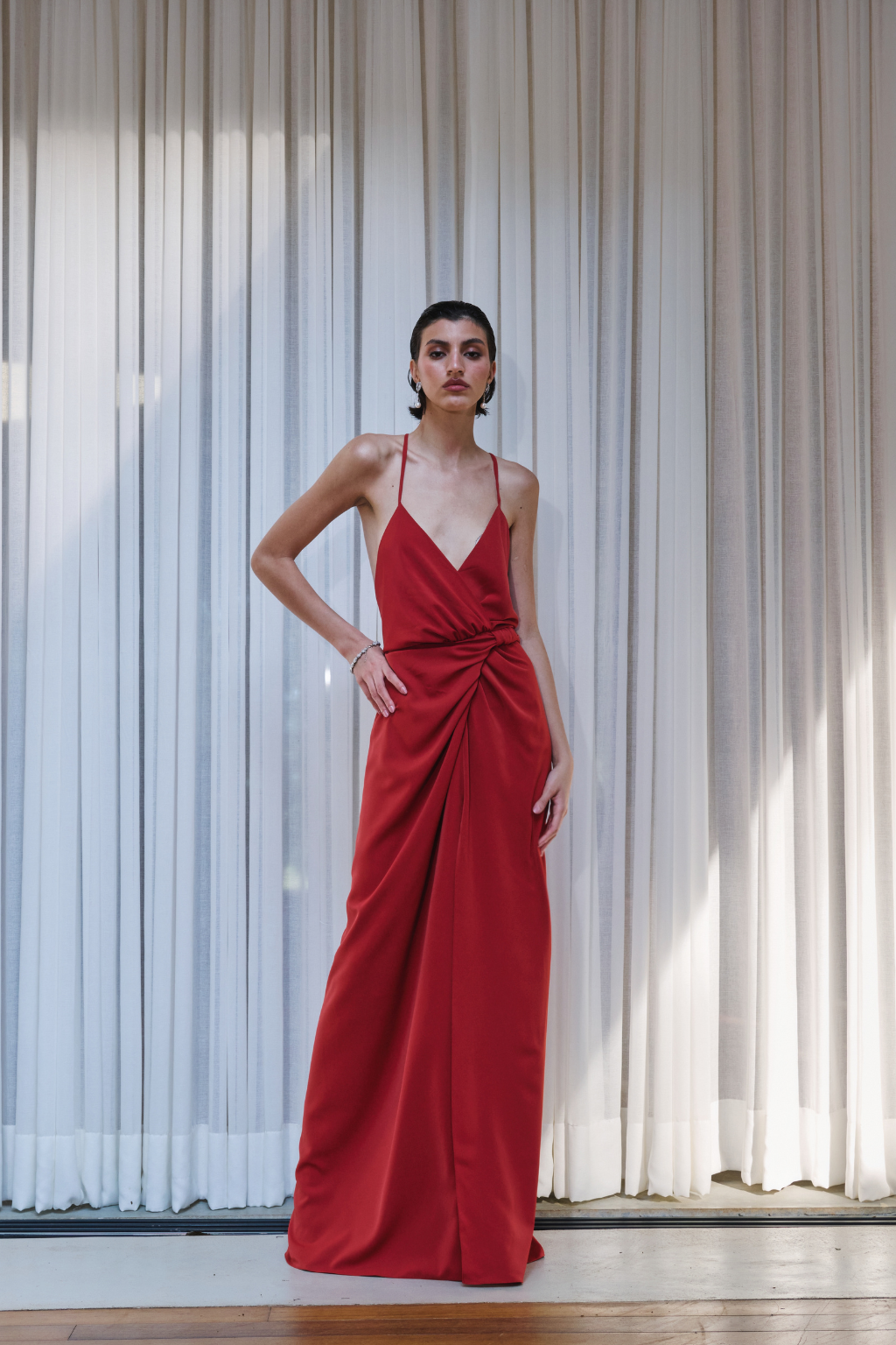 Vestido Drapeado Frente Única Com Fenda Pri – Terracota