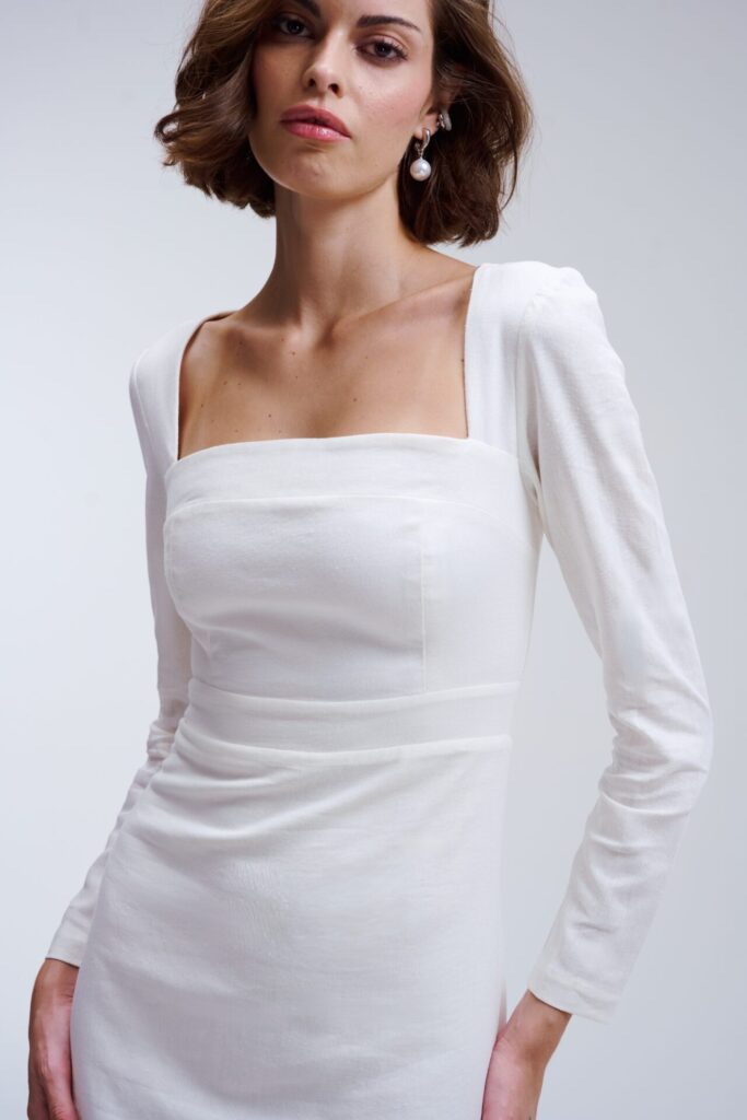 Vestido Curto De Linho Com Decote Quadrado E Manga Longa Silva - Off White - Imagem 3