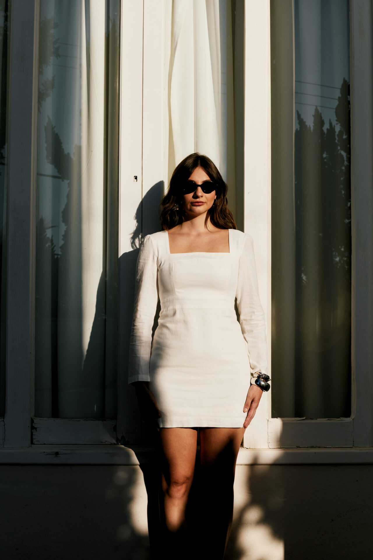 Vestido Curto De Linho Com Decote Quadrado E Manga Longa Silva - Off White