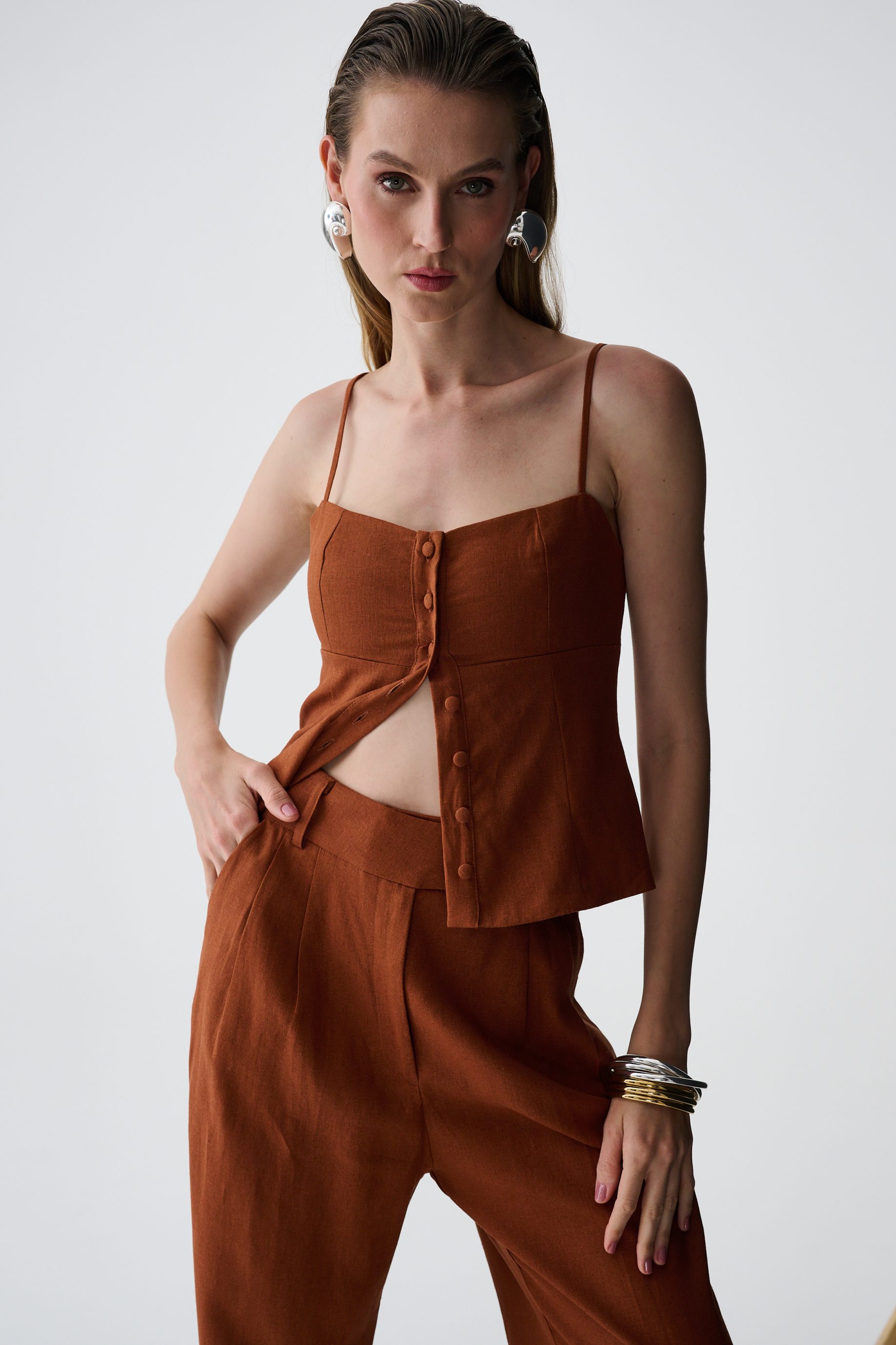 Blusa Alcinha Nalu - Marrom - Imagem 4