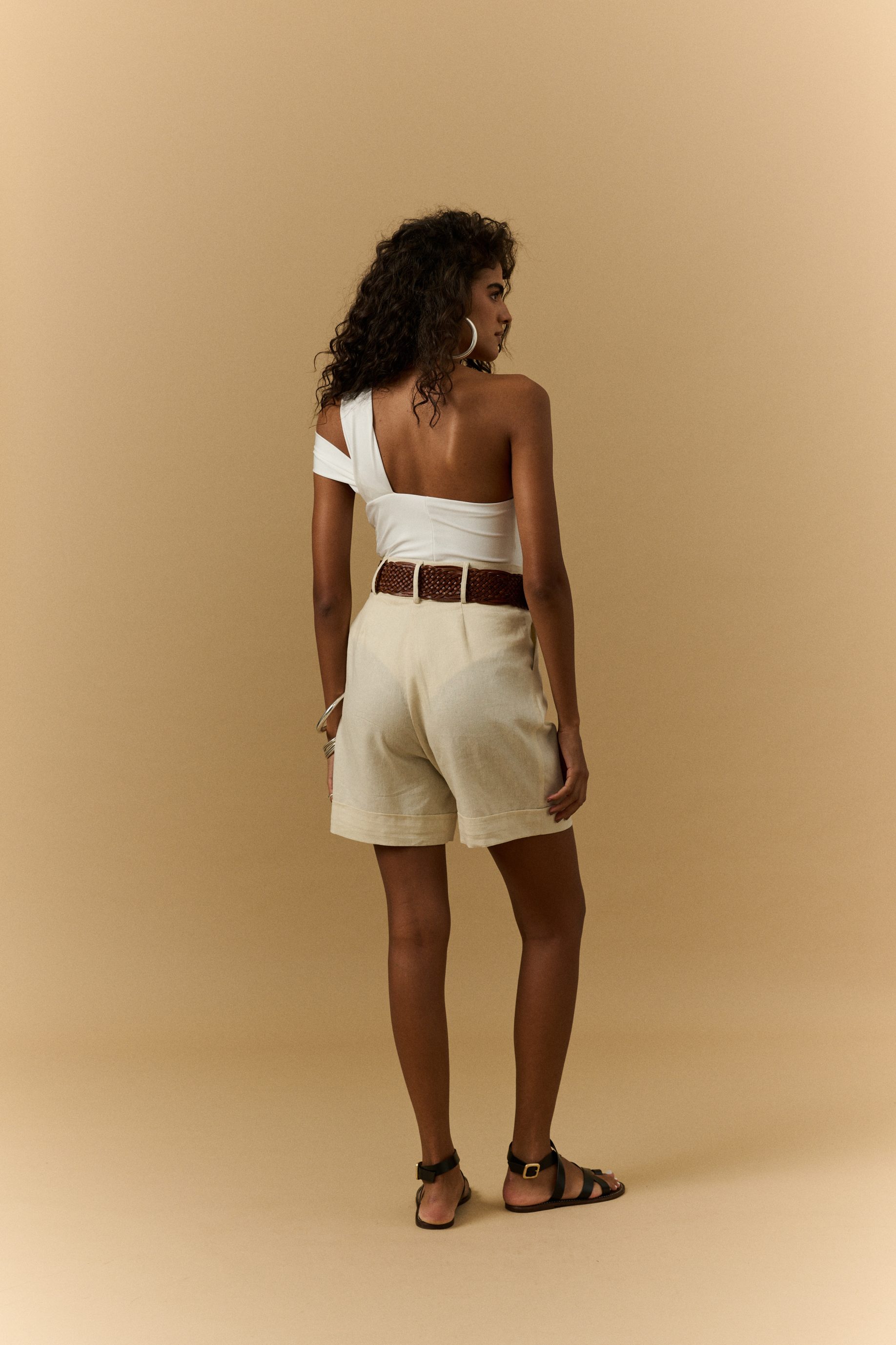 Short Alfaiataria Dalila - Areia - Imagem 3