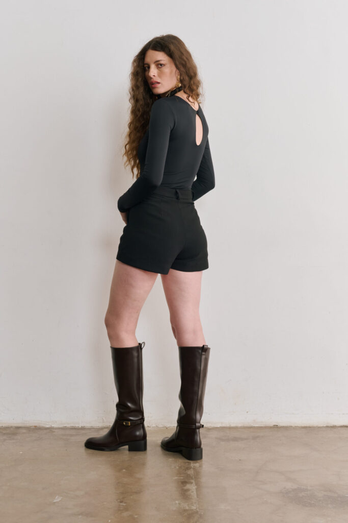 Short Alfaiataria Cintura Alta Sara - Preto - Imagem 3