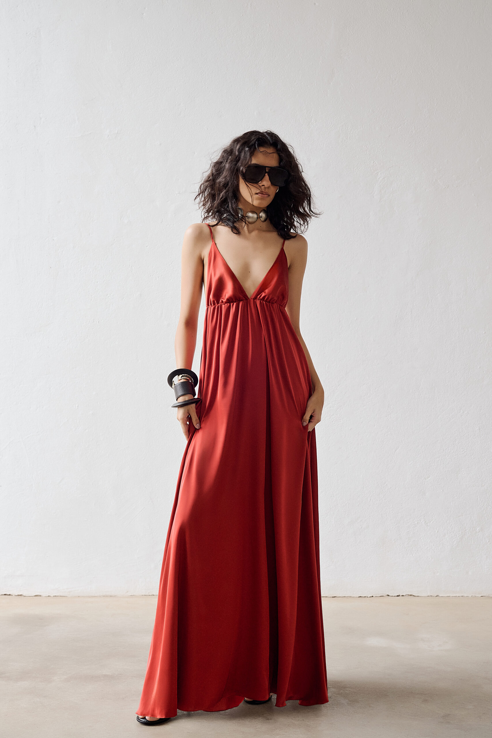 Vestido Longo Decote Em V Acetinado Mercedes - Terra