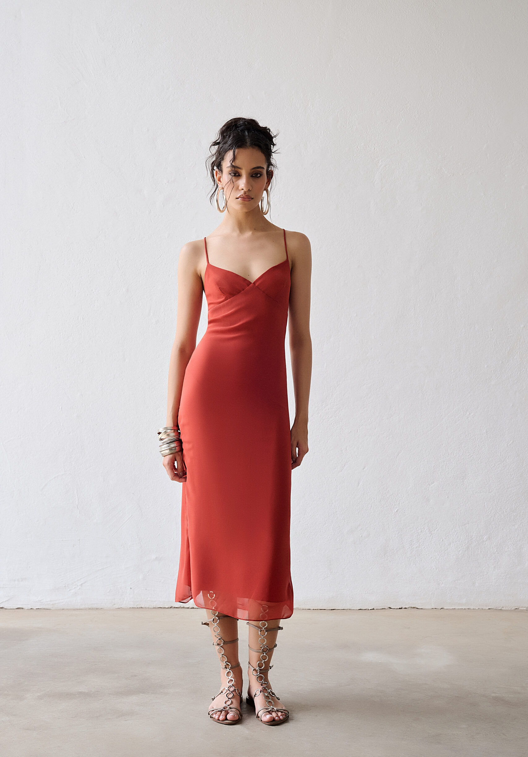 Vestido Midi de Alças Finas com Amarração nas Costas Lara - Terra