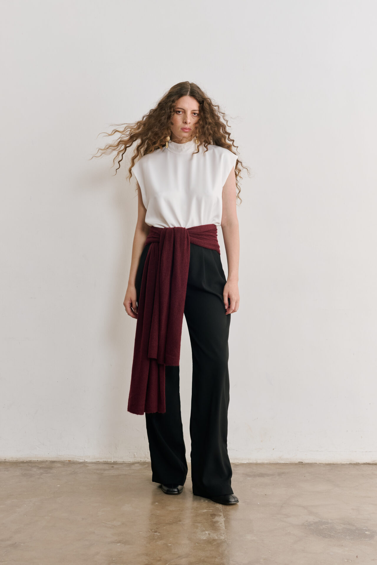 Blusa Feminina Gola Alta sem Manga Eva- Off white