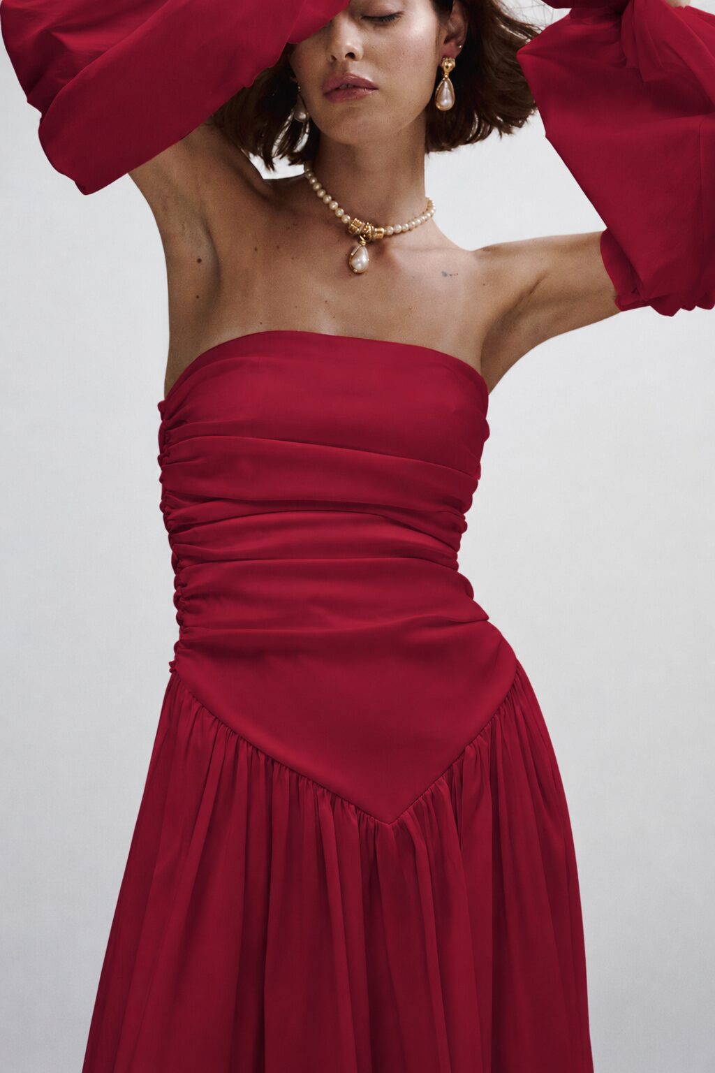 Vestido Longo Sem Alças Com Cintura Baixa e Detalhe em V e Mangas Bufantes Leonor - Vinho