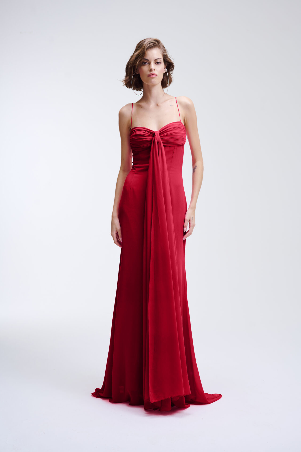 Vestido Longo Fluido Com Decote Drapeado E Faixa Camille - Vinho