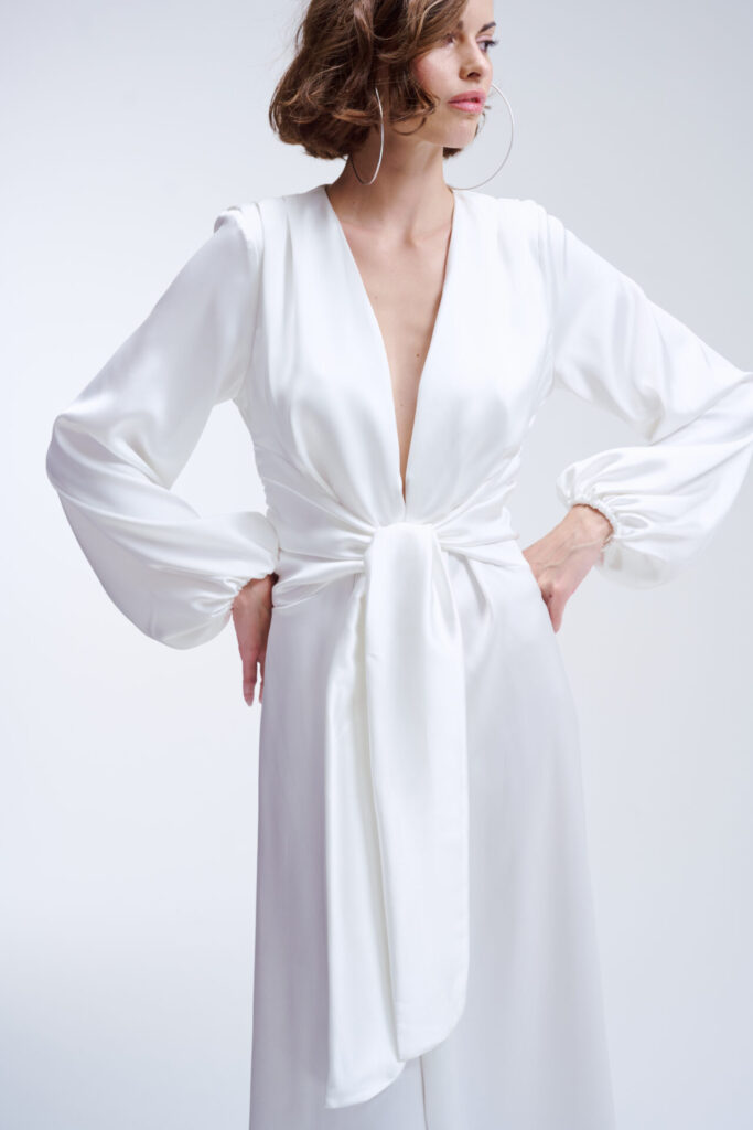 Vestido Longo De Mangas Longas Com Fenda e Amarração Frontal Marieta - Off White - Imagem 2