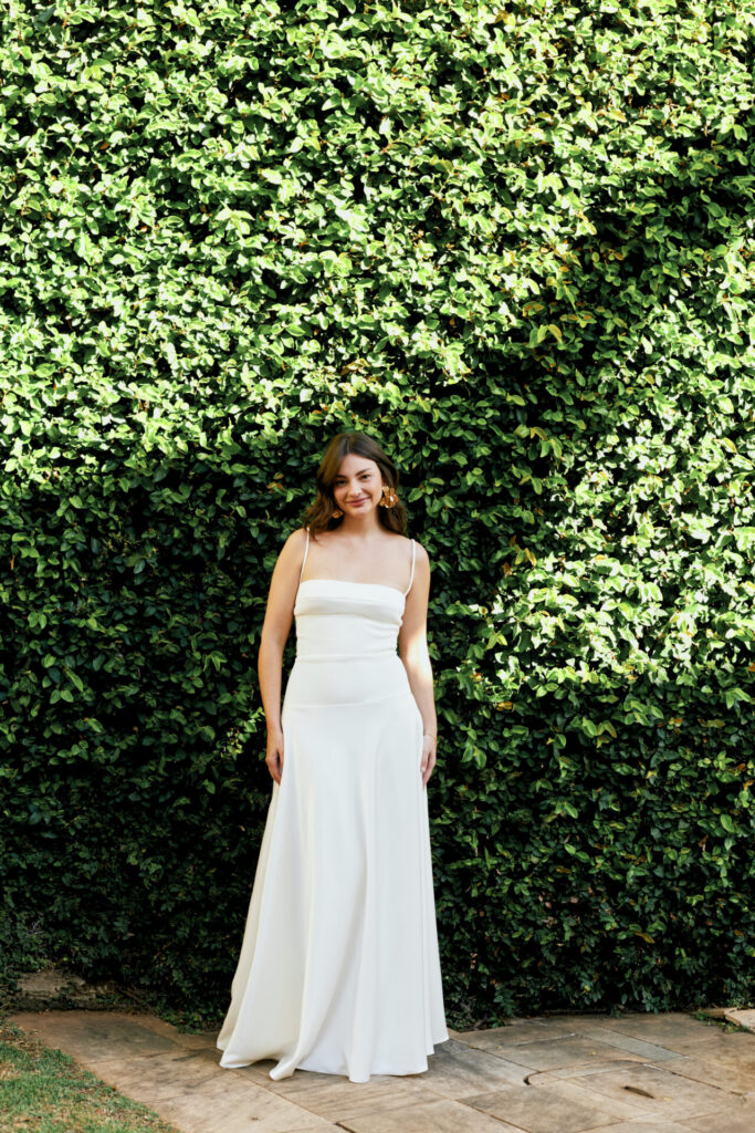 Vestido Longo Com Saia Acetinada e Alças Finas Amália - Off White - Imagem 3