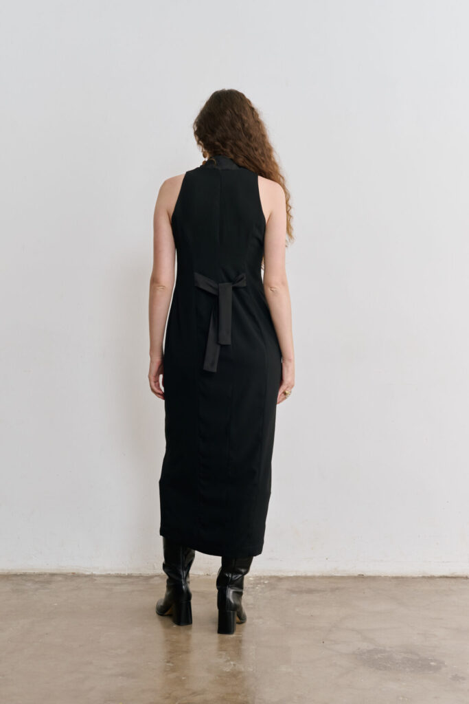 Vestido Midi com Gola Alta e Botões Frontais Sayuri - Preto - Imagem 5