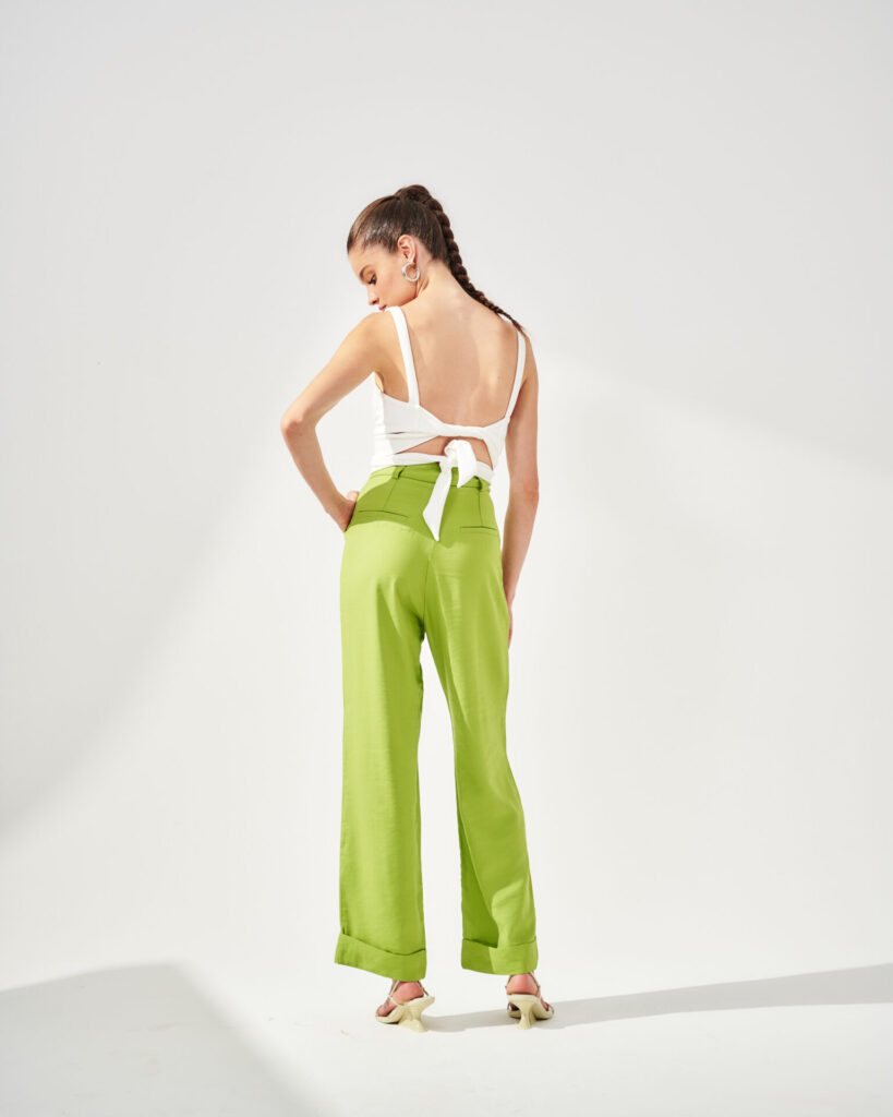 Calça De Alfaiataria Reta Com Pregas Lívia - Verde Pistache - Imagem 2